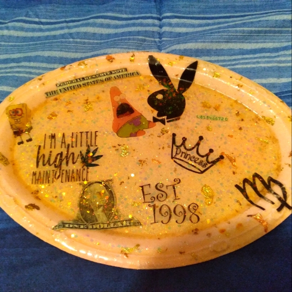 Cigarettes roll tray